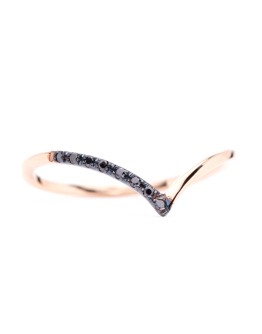 Rose gold ring with black diamonds