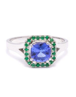 White Gold Ring with natural Tanzanite